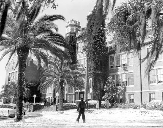 Florida State University students walking by Westcott in the snow